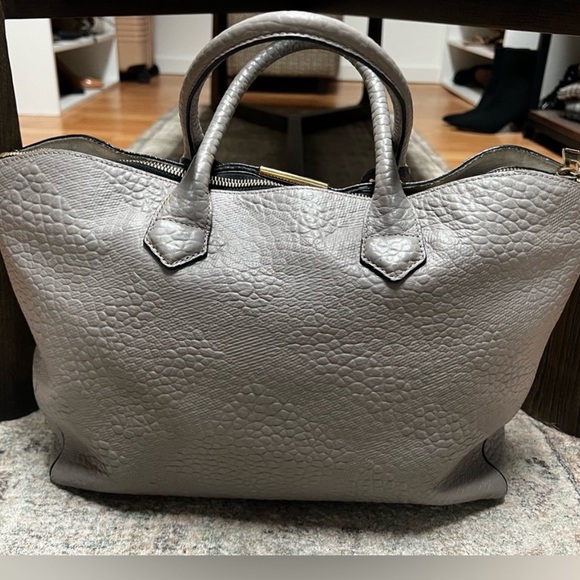 Reposhing Burberry 100% authentic bag grey handbag long strap euc - Picture 3 of 15